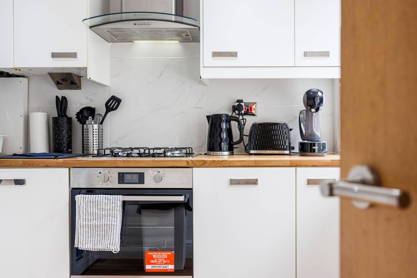 2 Bedroom Charming & Magnificent Flat * Londra
