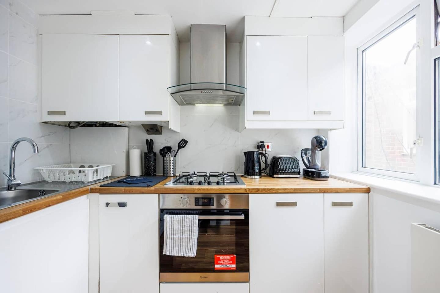 2 Bedroom Charming & Magnificent Flat Appartamento Londra