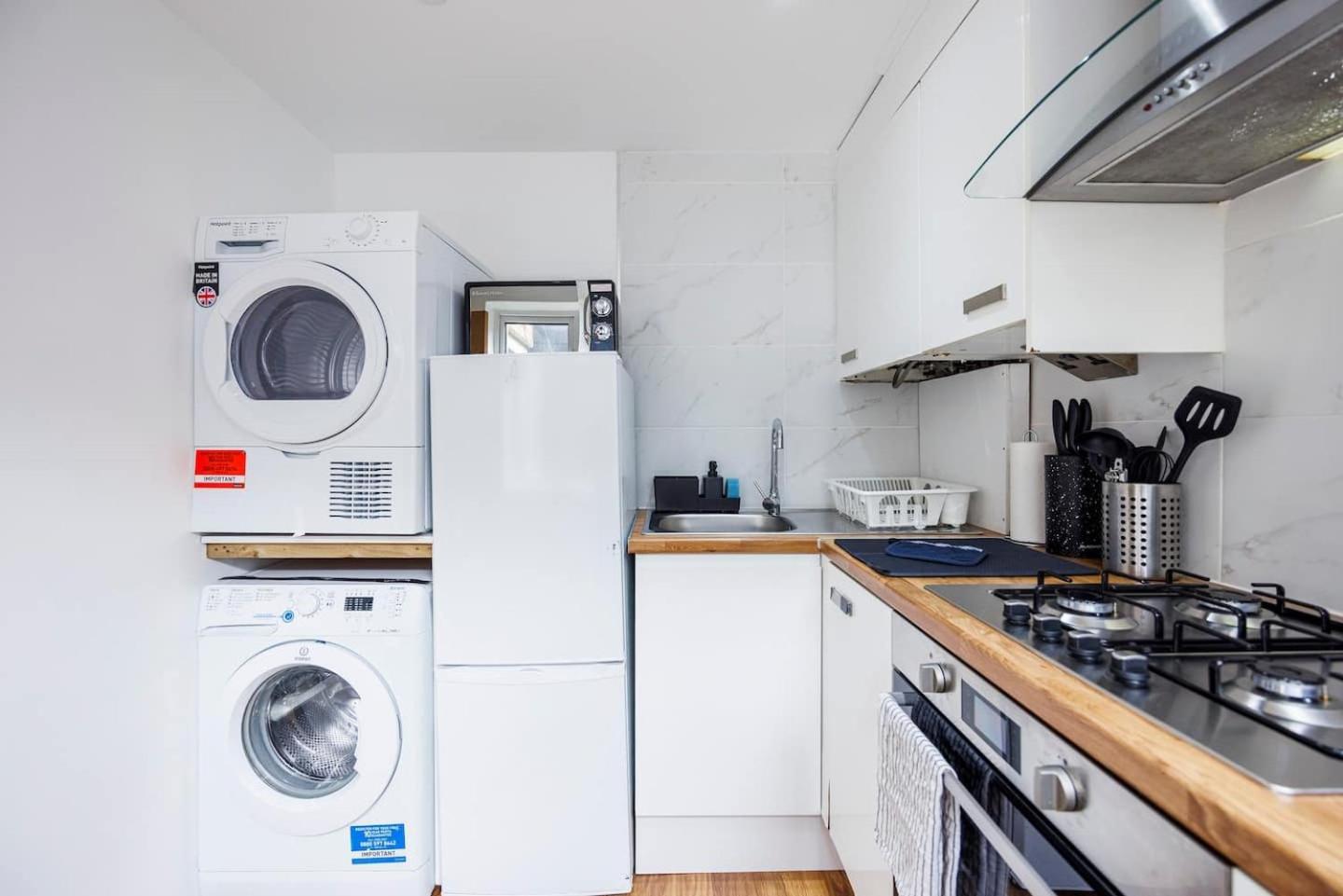 2 Bedroom Charming & Magnificent Flat Appartamento Londra